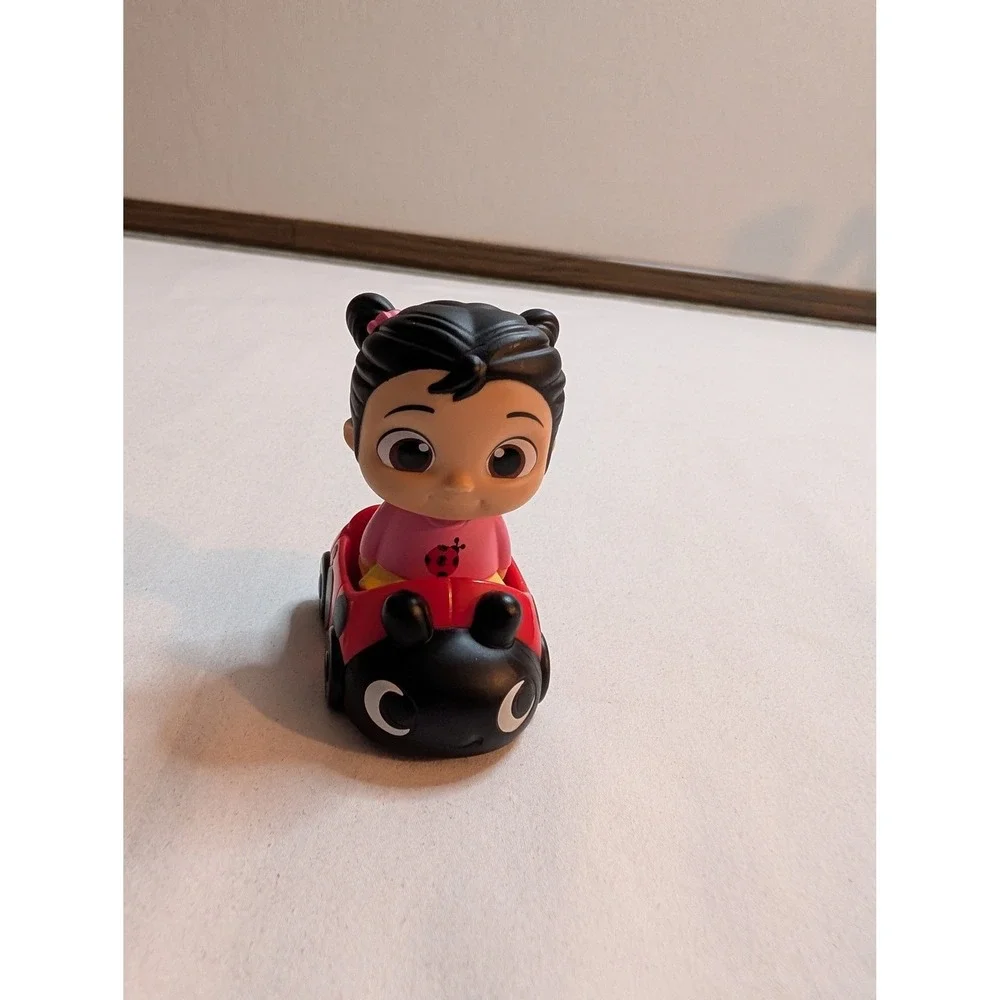 Cocomelon JJ and Nina Figures with Ladybug Vehicle Toy‎ Set Jazwares 2023